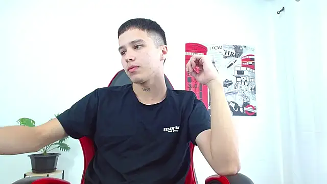 Snapshot of Cumandres18 chatting on October 17, 2025, 2:19 pm Cumandres18 online show from October 17, 2025, 2:19 pm