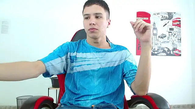 Snapshot of Cumandres18 chatting on October 24, 2025, 2:02 pm Cumandres18 online show from October 24, 2025, 2:02 pm