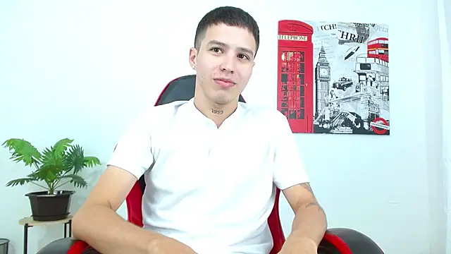 Snapshot of Cumandres18 chatting on November 6, 2025, 2:07 pm Cumandres18 online show from November 6, 2025, 2:07 pm