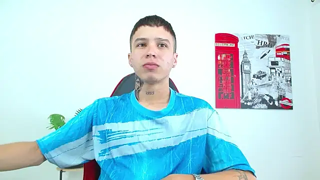 Cumandres18 online show from December 16, 2025, 2:33 pm