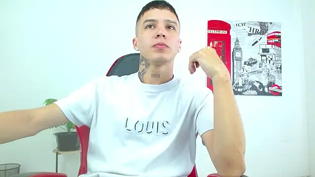 Cumandres18 online show from December 22, 2025, 1:41 pm