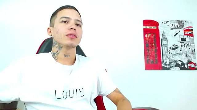 Cumandres18 online show from May 9, 2026, 2:44 pm