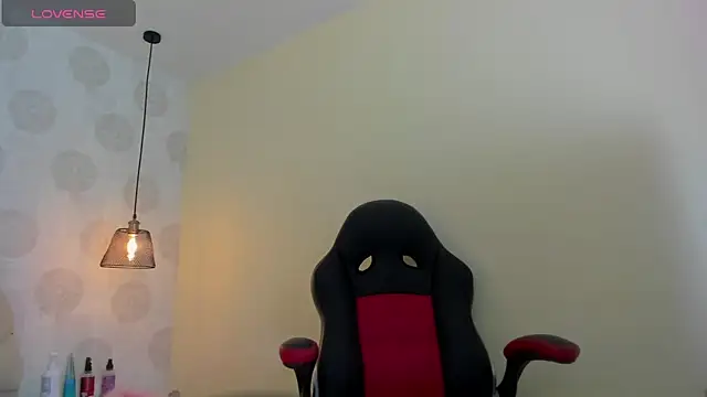 GIANAMILLER6 online show from November 12, 2025, 12:27 pm