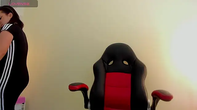 GIANAMILLER6 online show from November 14, 2025, 12:26 pm