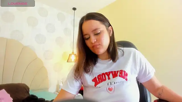 GIANAMILLER6 online show from February 10, 2026, 12:09 pm