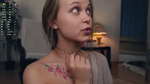 Snapshot of OdellaGillingham chatting on October 1, 2025, 6:25 pm OdellaGillingham online show from October 1, 2025, 6:25 pm