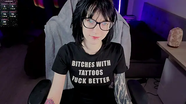 HazelTompson online show from February 22, 2026, 3:43 pm