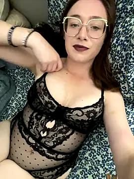 NaughtyNerdyWifey online show from November 12, 2025, 5:19 am
