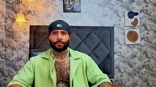 Apolo rousse1 online show from November 22, 2025, 9:36 pm