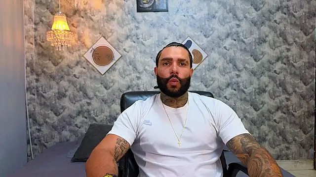 Apolo rousse1 online show from December 15, 2025, 9:30 pm