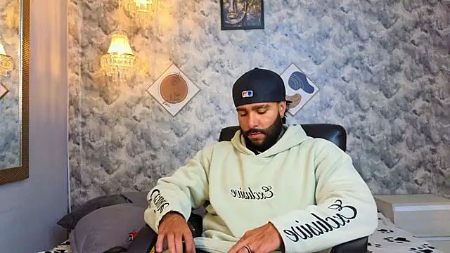 Apolo rousse1 online show from January 13, 2026, 10:48 pm