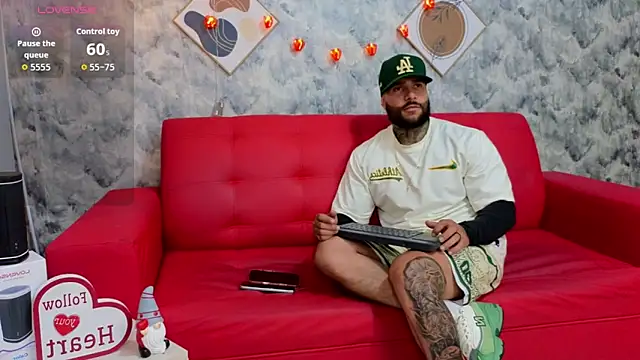 Apolo rousse1 online show from February 10, 2026, 9:08 pm