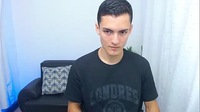 Matiius18 online show from December 18, 2025, 2:12 pm