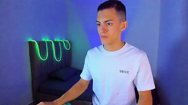 Matiius18 online show from July 6, 2026, 1:41 pm