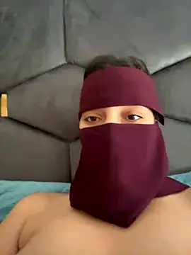 Snapshot of Rabroba89six chatting on September 19, 2025, 5:35 pm Rabroba89six online show from September 19, 2025, 5:35 pm