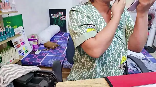 Snapshot of MichiLovely chatting on October 30, 2025, 8:20 pm MichiLovely online show from October 30, 2025, 8:20 pm