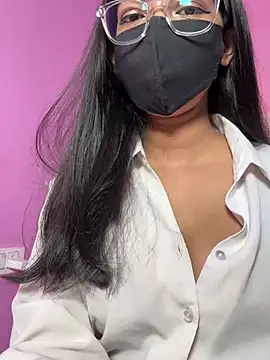 Neha18 online show from June 23, 2026, 1:53 pm