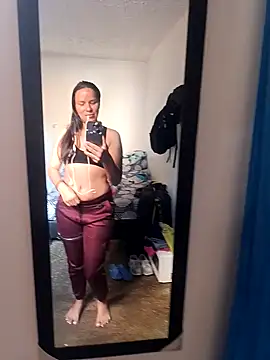 Snapshot of Levanna_1 chatting on October 6, 2025, 9:12 pm Levanna 1 online show from October 6, 2025, 9:12 pm