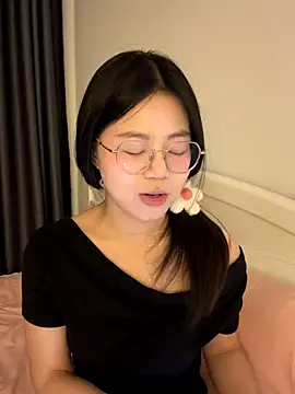 Snapshot of Ella-A9 chatting on September 9, 2025, 4:39 pm Ella-A9 online show from September 9, 2025, 4:39 pm