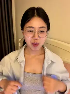 Snapshot of Ella-A9 chatting on September 12, 2025, 4:29 pm Ella-A9 online show from September 12, 2025, 4:29 pm