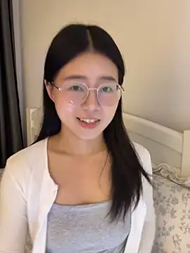 Snapshot of Ella-A9 chatting on September 30, 2025, 2:22 pm Ella-A9 online show from September 30, 2025, 2:22 pm