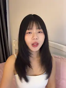 Snapshot of Ella-A9 chatting on October 17, 2025, 7:05 pm Ella-A9 online show from October 17, 2025, 7:05 pm