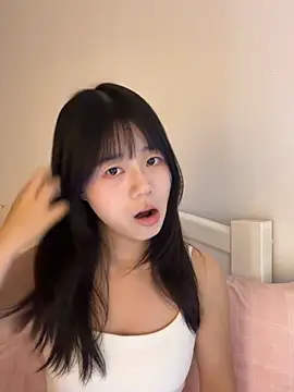 Snapshot of Ella-A9 chatting on October 19, 2025, 2:50 pm Ella-A9 online show from October 19, 2025, 2:50 pm