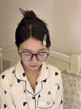 Snapshot of Ella-A9 chatting on November 6, 2025, 6:14 am Ella-A9 online show from November 6, 2025, 6:14 am