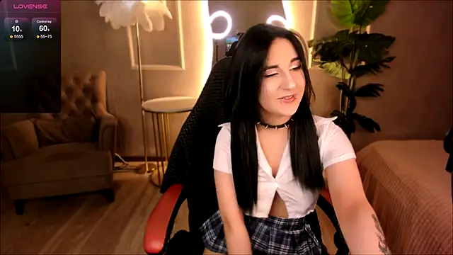 Snapshot of Lii_Rose chatting on October 13, 2025, 8:42 pm Lii Rose online show from October 13, 2025, 8:42 pm