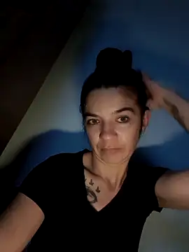 Snapshot of alinaalinutzq chatting on November 1, 2025, 6:43 pm alinaalinutzq online show from November 1, 2025, 6:43 pm