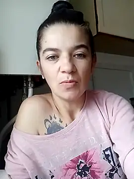 Snapshot of alinaalinutzq chatting on December 1, 2025, 9:36 am alinaalinutzq online show from December 1, 2025, 9:36 am