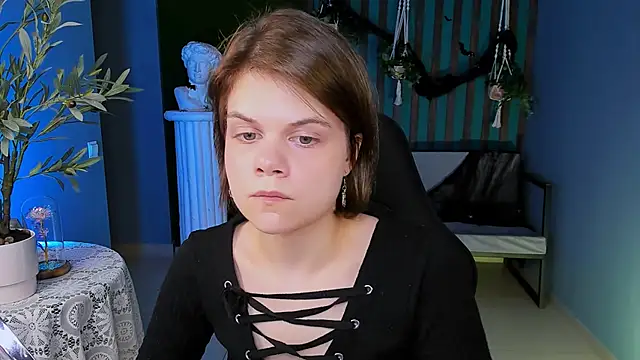 EllieMurler online show from October 30, 2025, 9:11 am