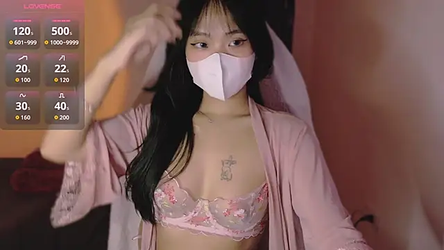 Snapshot of Phuong_Bee chatting on October 11, 2025, 1:20 pm Phuong Bee online show from October 11, 2025, 1:20 pm