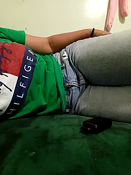 Mroma89six online show from October 28, 2025, 5:59 pm