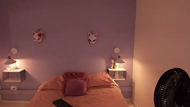 Zoe Lynch  online show from September 23, 2025, 11:46 am