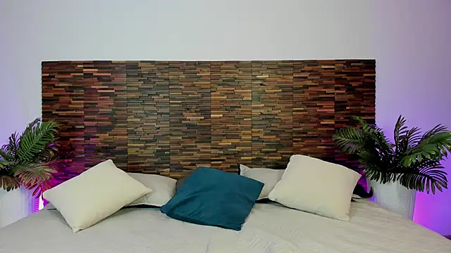 lucyy liiuu online show from October 28, 2025, 2:09 pm