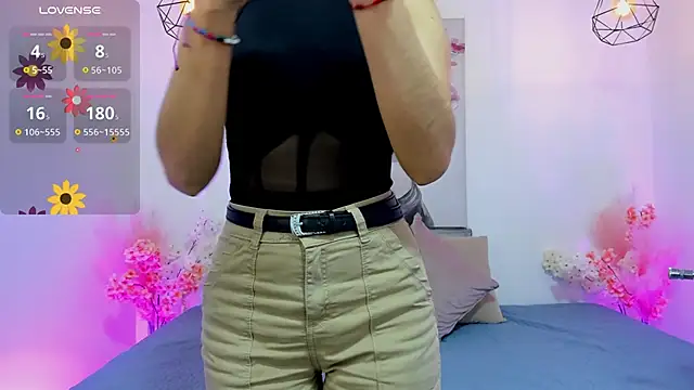 lucyy liiuu online show from November 6, 2025, 1:34 pm