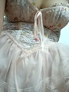 Thuylinh86 online show from September 22, 2025, 5:09 am