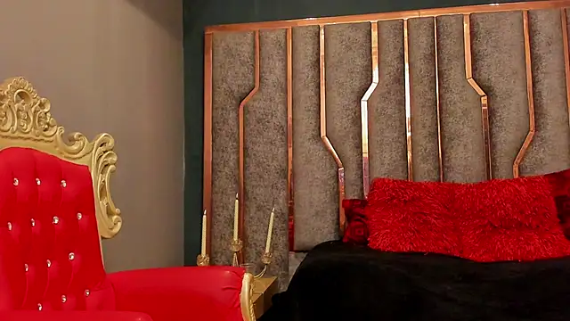 Snapshot of SienaFacchini chatting on October 19, 2025, 9:04 pm SienaFacchini online show from October 19, 2025, 9:04 pm