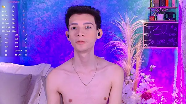 VicenteFerrer online show from September 22, 2025, 4:20 pm