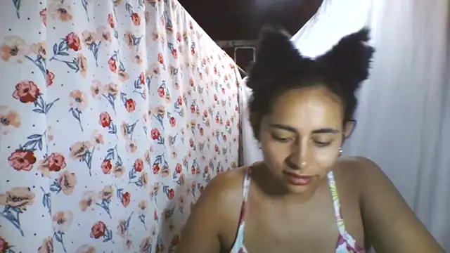 Snapshot of Anabelhotxx16 chatting on October 11, 2025, 2:00 am Anabelhotxx16 online show from October 11, 2025, 2:00 am