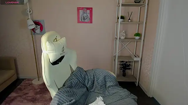 R0cket bunny online show from October 3, 2025, 1:13 am