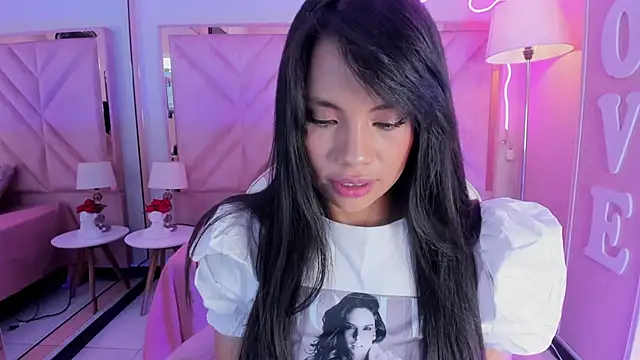 anyjones  online show from October 8, 2025, 4:10 am