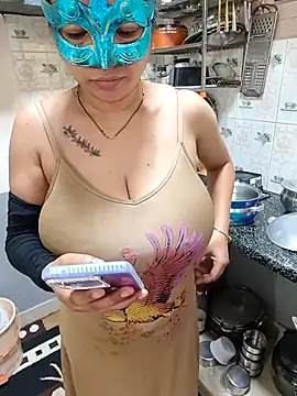 Snapshot of Queen_Nightt chatting on September 12, 2025, 3:50 am Queen Nightt online show from September 12, 2025, 3:50 am