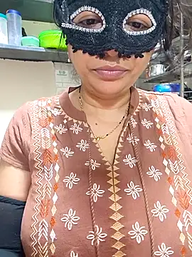 Snapshot of Queen_Nightt chatting on November 27, 2025, 3:52 am Queen Nightt online show from November 27, 2025, 3:52 am