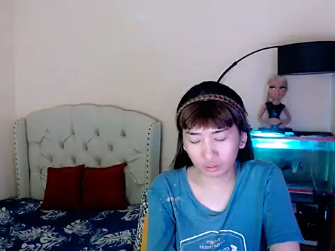 ShantalFoxxy  online show from April 2, 2026, 12:36 pm