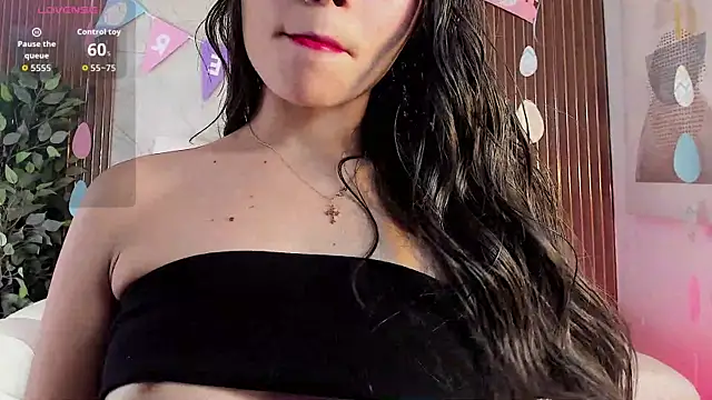 angelic doll  online show from April 5, 2026, 12:24 pm