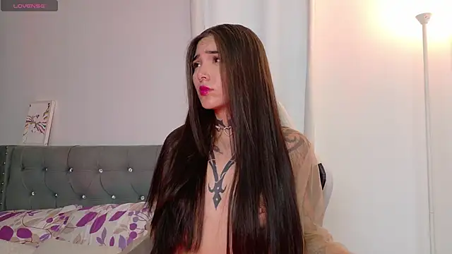 Snapshot of sara_queen10 chatting on February 13, 2026, 4:14 pm sara queen10 online show from February 13, 2026, 4:14 pm