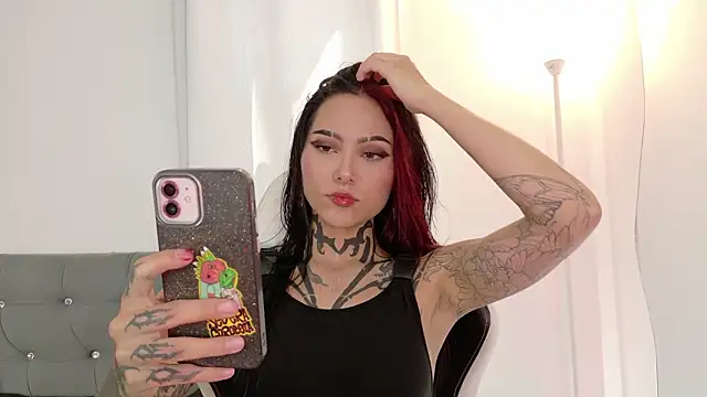 sara queen10 online show from March 19, 2026, 6:56 pm