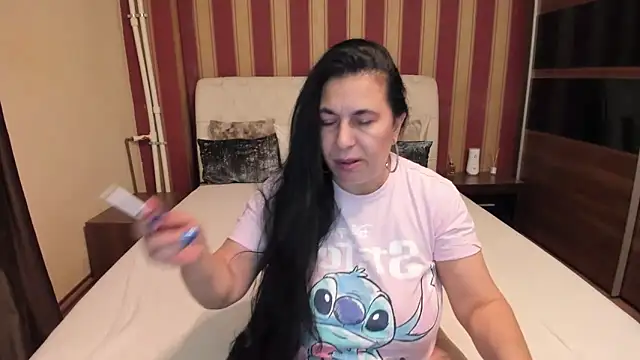 MadameCrowford online show from December 18, 2025, 12:11 pm